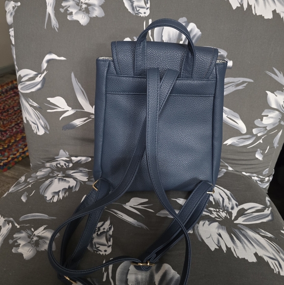 P29 XOXO Blue Snap Backpack (F) main image 9